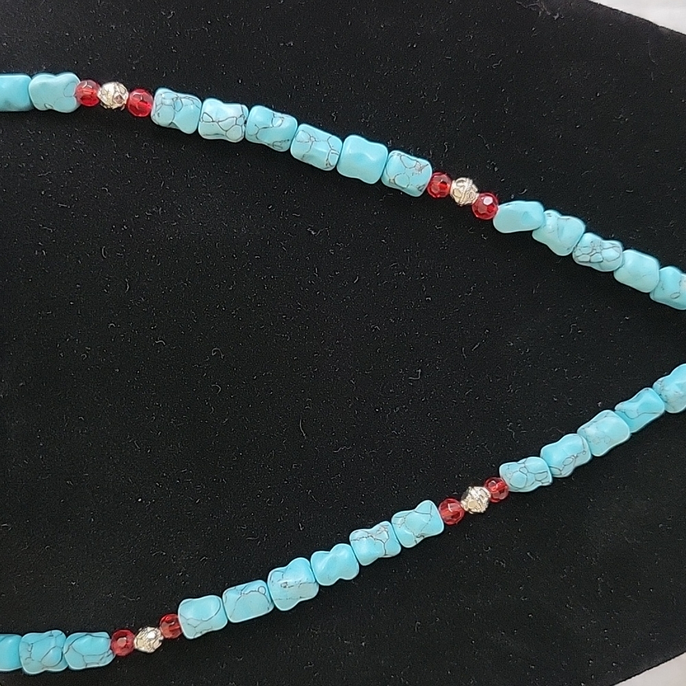Turquoise Beaded Necklace - Picture 3 of 4